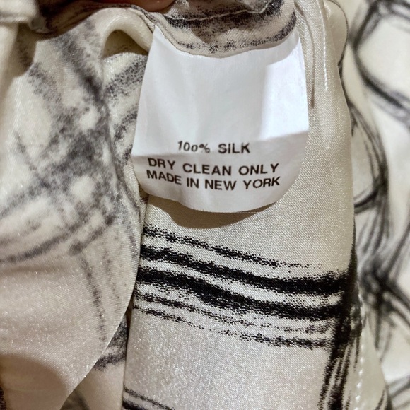 NILI LOTAN Silk sleeveless blouse plaid (white and black) - Picture 3 of 4